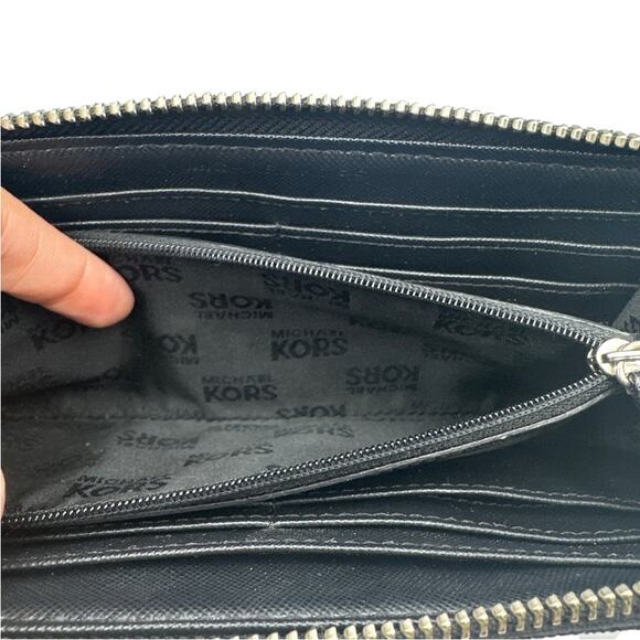 MICHAEL KORS Wallet - Picture 7 of 9